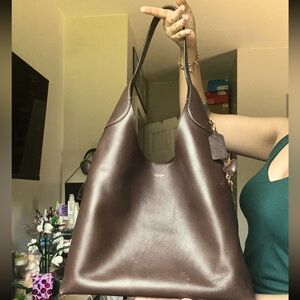 COACH: Brooklyn shoulder bag 39 in Brass Maple, Natural grain leather 🤎